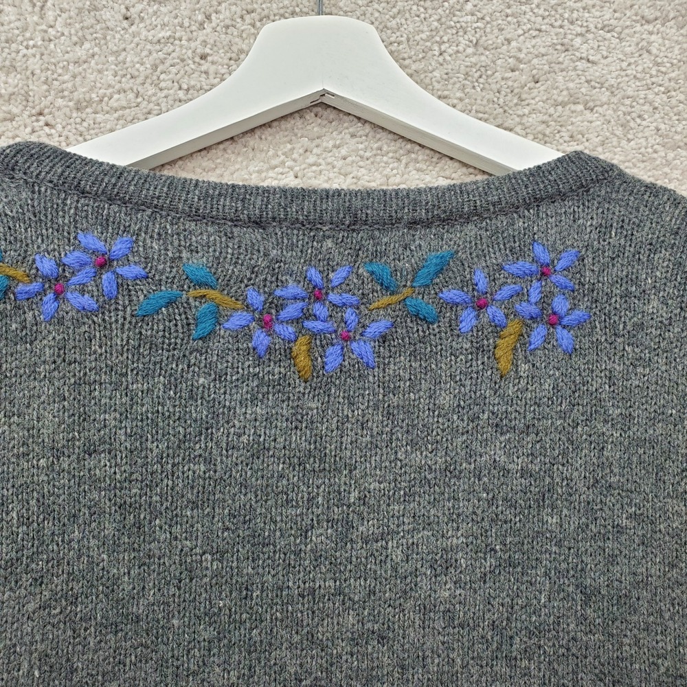 Vtg LL Bean Cardigan Women XL Gray Wool Floral Embroidered V-Neck Grandmacore - Picture 7 of 10